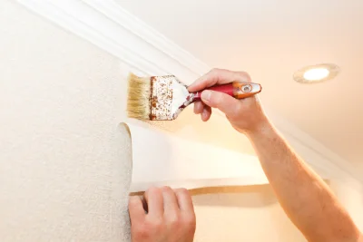 Pose de papier peint à Chevru — revêtements muraux et toiles de verre